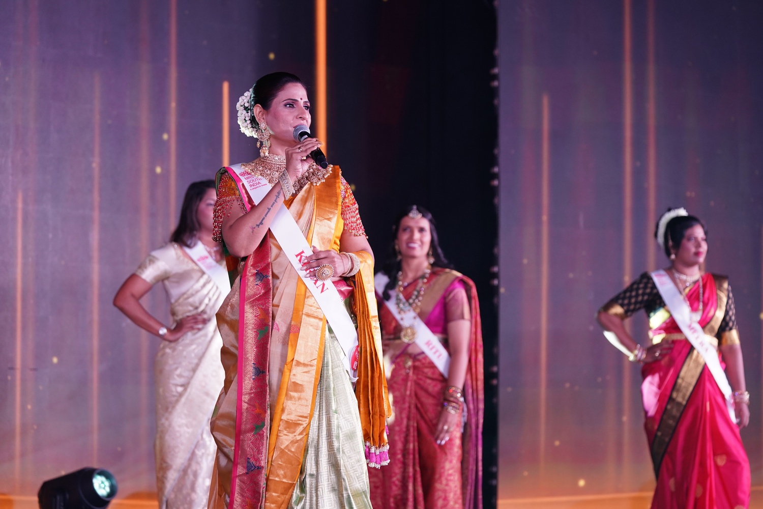 Mrs Andhra Queens & Finalists